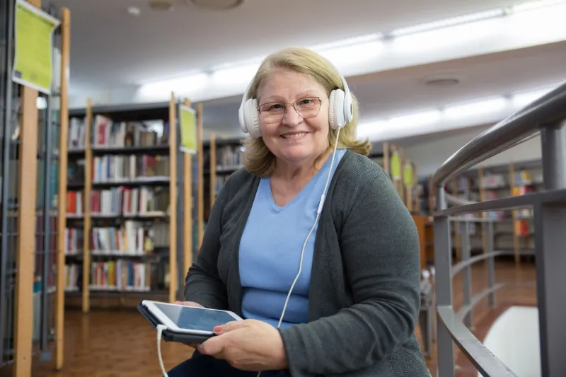 Press Play, Lose the Page? Inside the Feud Over Whether Audiobooks 'Count'