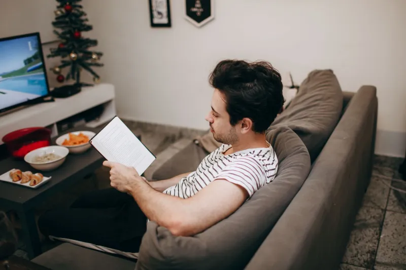 When the Screen Changes the Story in Your Head: Readers Are Rewriting Everything