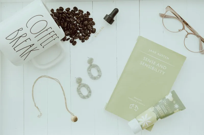 Likes, Shelves, and the Space Between: Is Bookstagram Helping You Read More or Just Pretend To?