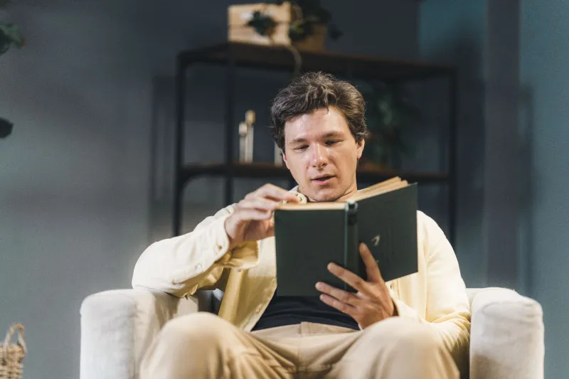 Stuck Between Chapters: What's Really Behind the Reading Slump and How to Finally Escape It